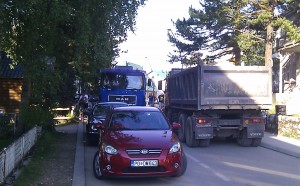 Mimoilizanje na ulici prema Crnom jezeru