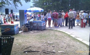 Prizor sa kulturnog desavanja na Crnom jezeru